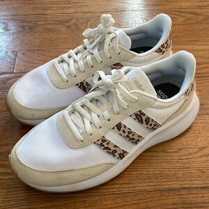 Women’s Adidas Run 70s shoes